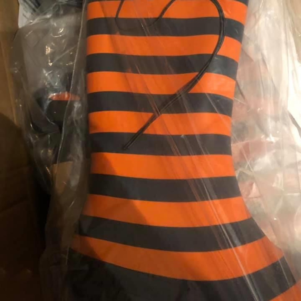 Auburn color rainboots Sizes 8-9